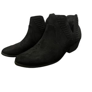 SODA Ankle suede booties in EUC SB7-4
